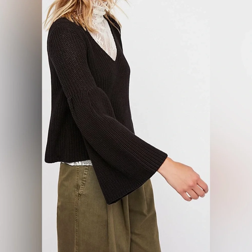 Free People Damsel V-Neck Knit w Bell Sleeves - US M - Picture 6 of 7